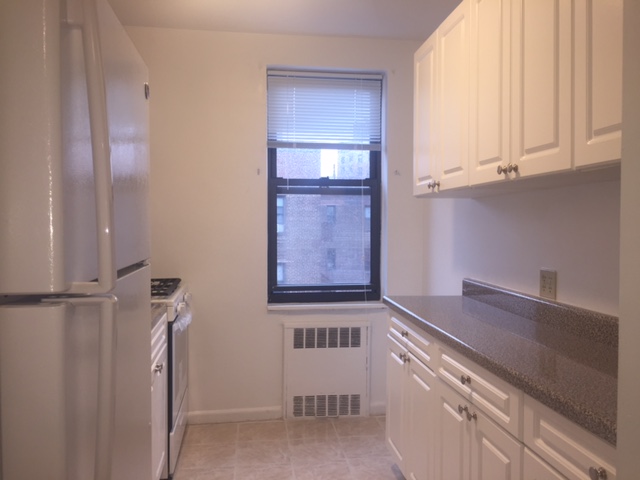 Apartment in Rego Park - 66th Ave  Queens, NY 11374