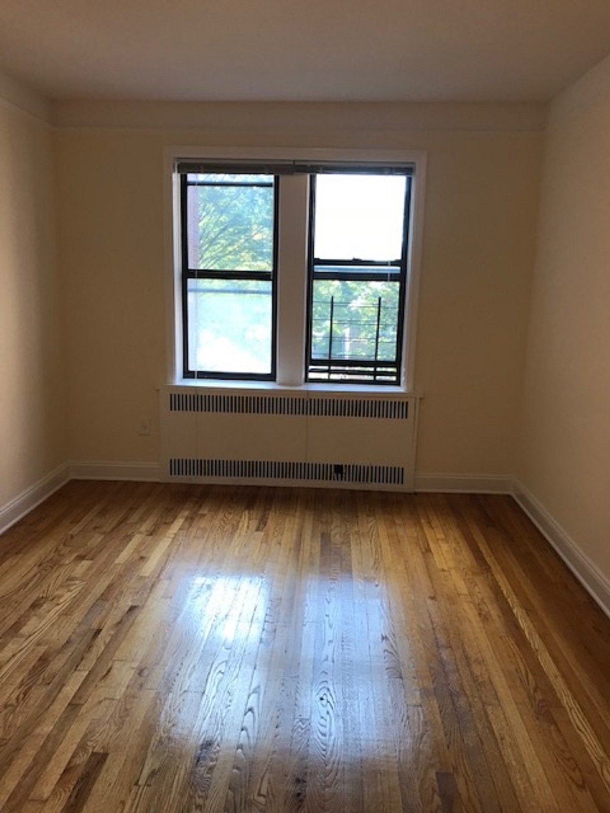 32nd Ave Queens, NY 11377, MLS-RD1859-9