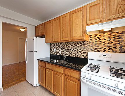 Apartment 68th Street  Queens, NY 11377, MLS-RD2089-2