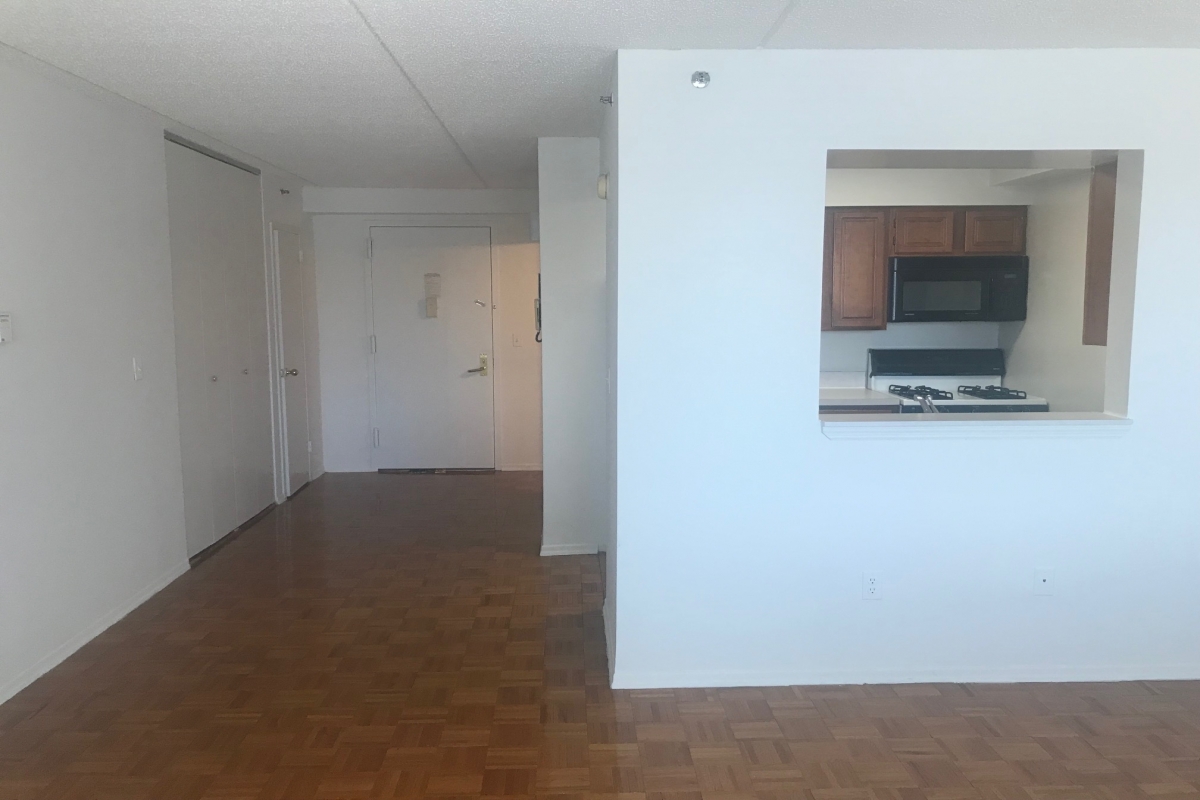 Apartment 31st Drive  Queens, NY 11106, MLS-RD2154-6