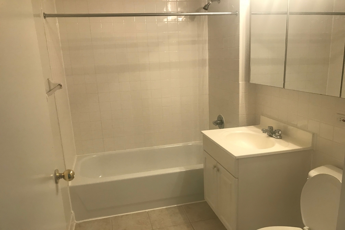 Apartment 31st Drive  Queens, NY 11106, MLS-RD2154-8