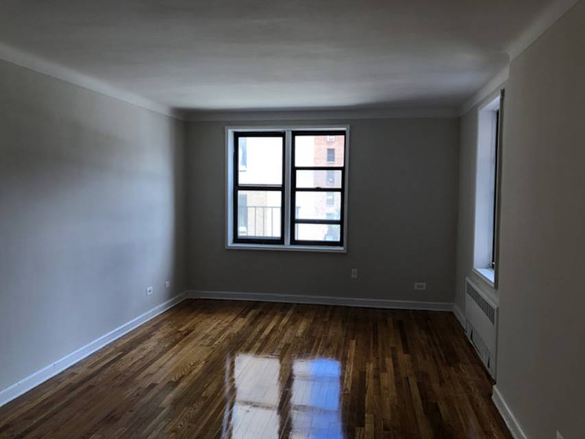 Apartment in Rego Park - 64th Avenue  Queens, NY 11374