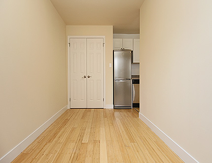 Apartment Metropolitan Avenue  Queens, NY 11415, MLS-RD2236-4