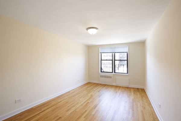 Apartment in Flushing - 45th Avenue  Queens, NY 11355