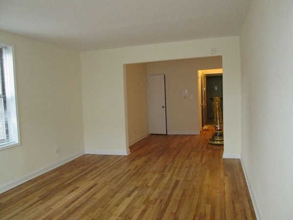 Apartment Saunders Street Queens, NY 11374, MLS-RD3015-5