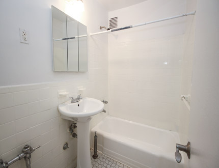 Apartment Parsons Blvd  Queens, NY 11354, MLS-RD3169-6