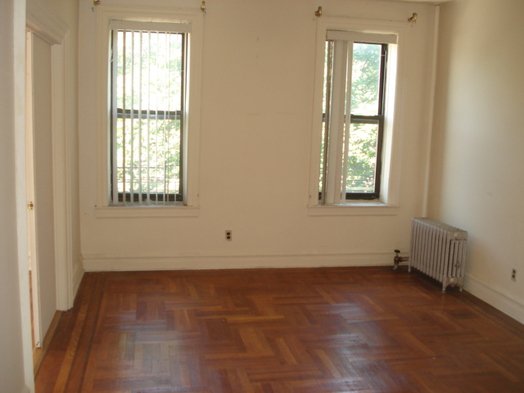 Apartment in Richmond Hill - 102nd Street  Queens, NY 11418