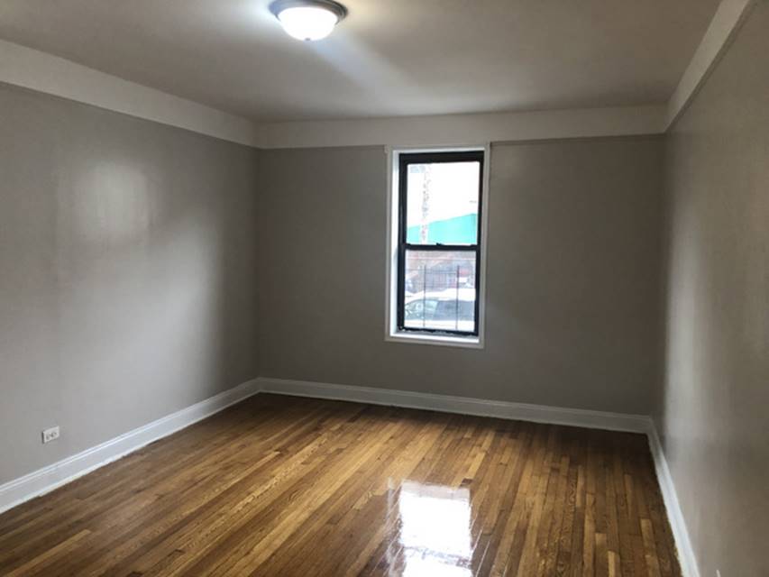 Apartment in East Elmhurst - Hampton Street  Queens, NY 11373