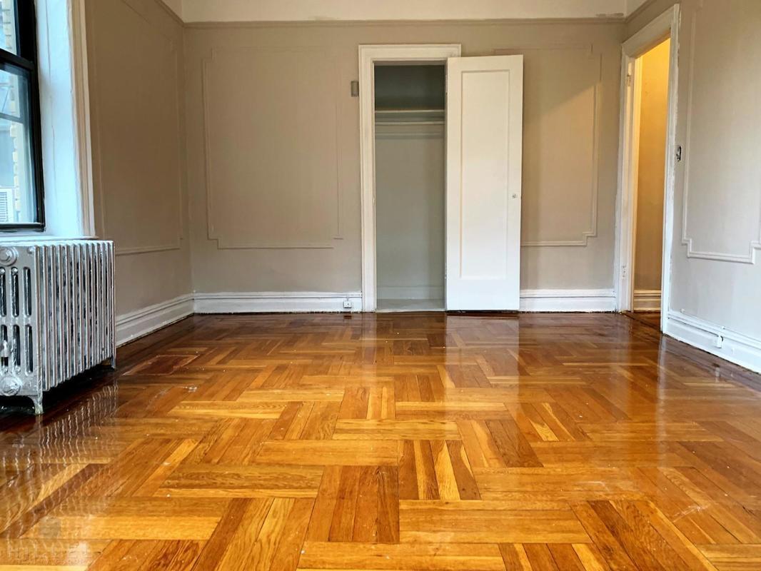 Apartment 41st Avenue  Queens, NY 11377, MLS-RD3507-2