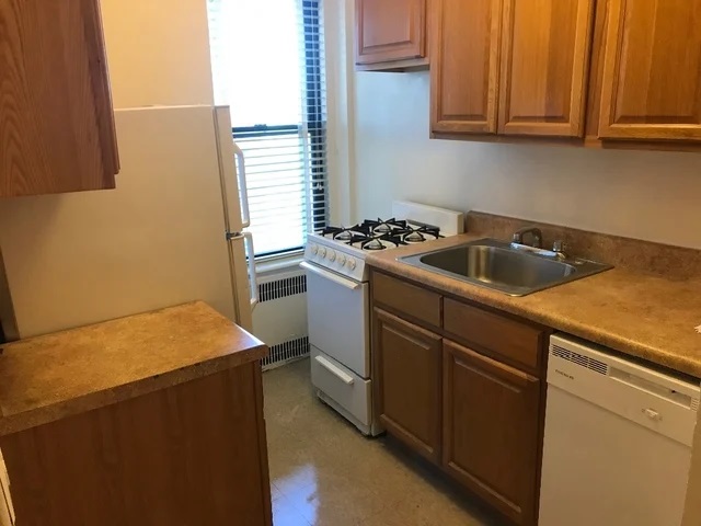 Apartment in Rego Park - 63rd Drive  Queens, NY 11374