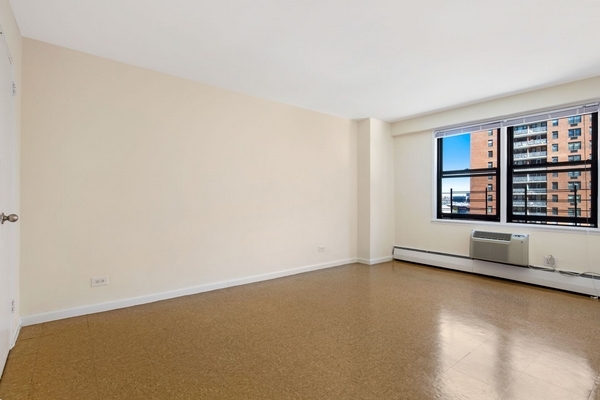 Apartment 57th Avenue  Queens, NY 11368, MLS-RD3934-3