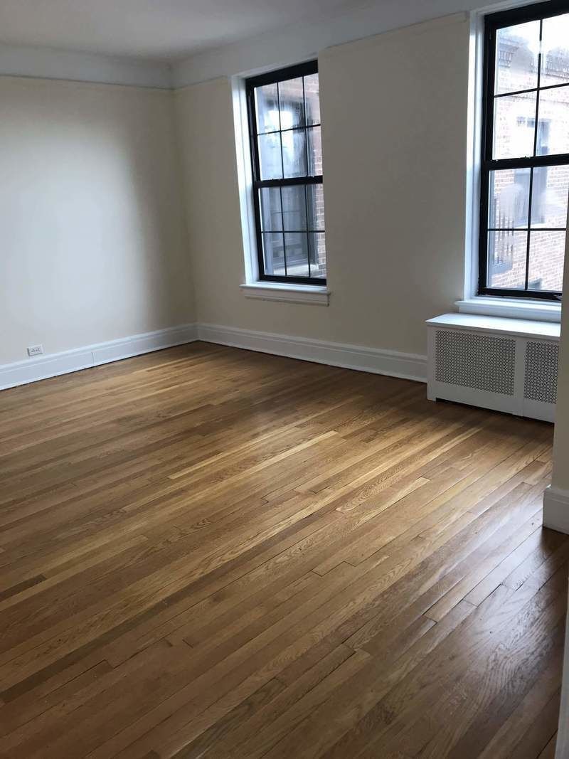 Apartment in Forest Hills - 108th Street  Queens, NY 11375