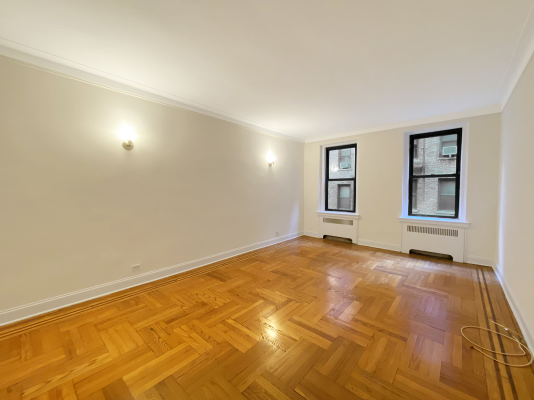 Apartment 82nd Street  Queens, NY 11372, MLS-RD4001-3