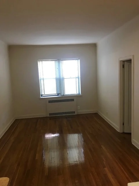 Apartment in Forest Hills - 112th Street  Queens, NY 11375