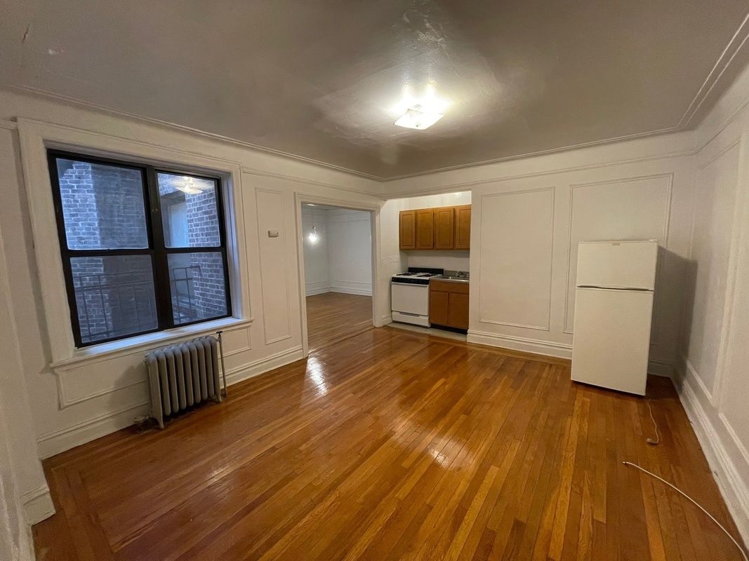 Apartment in Forest Hills - 72nd Road  Queens, NY 11375