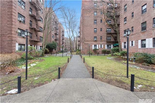 Coop Metropolitan Ave  Queens, NY 11415, MLS-RD4124-20