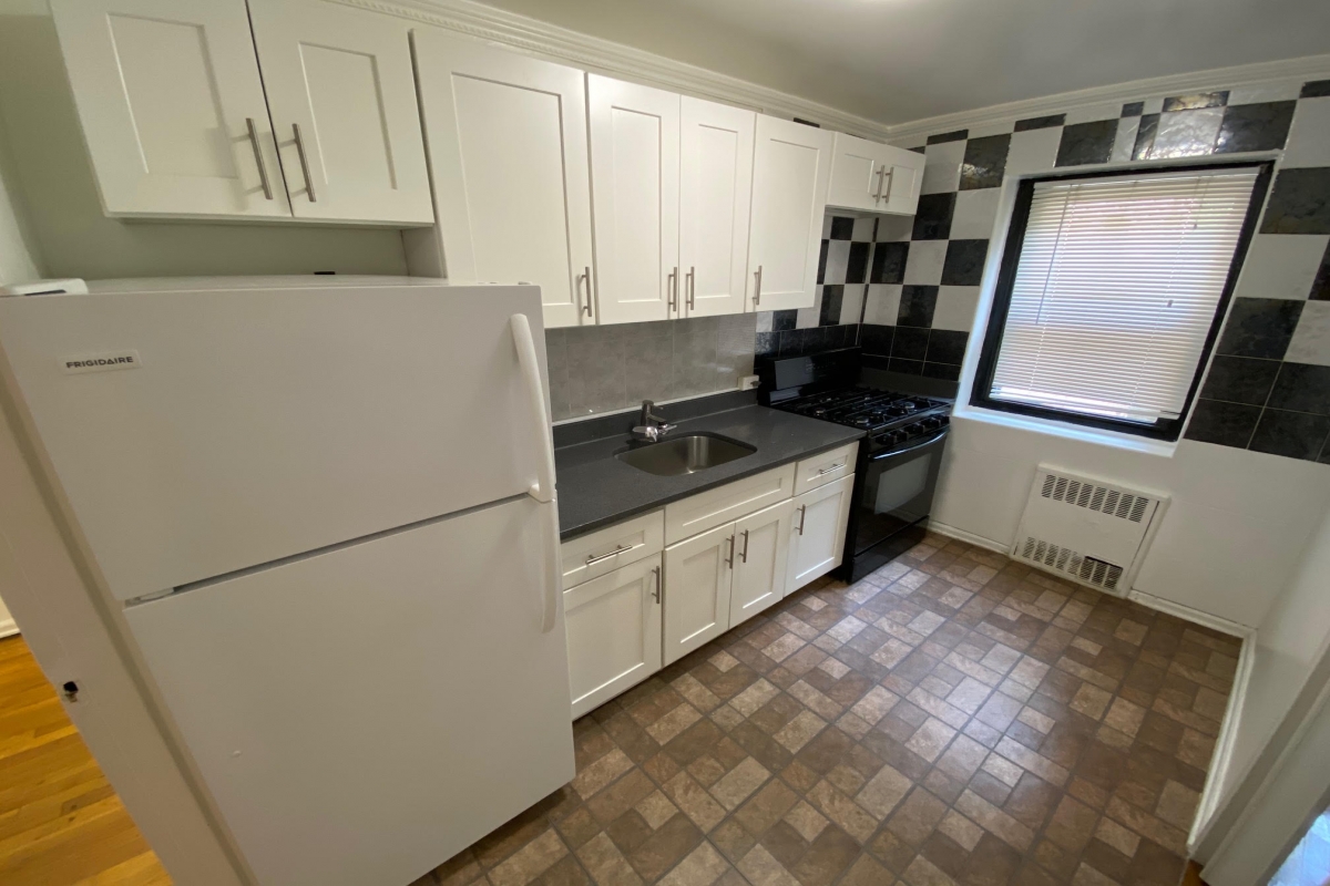 Coop Metropolitan Ave  Queens, NY 11415, MLS-RD4124-2