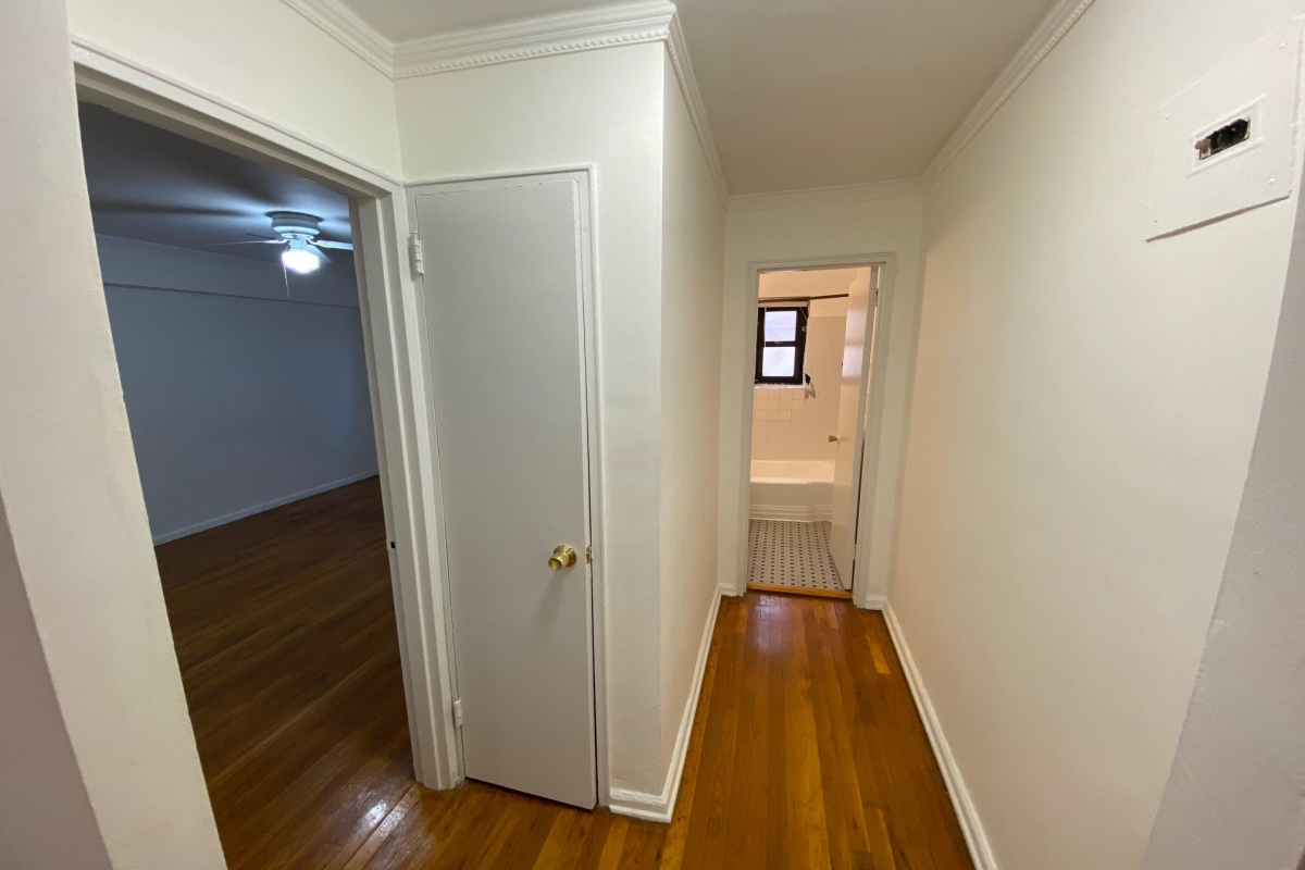 Coop Metropolitan Ave  Queens, NY 11415, MLS-RD4124-14