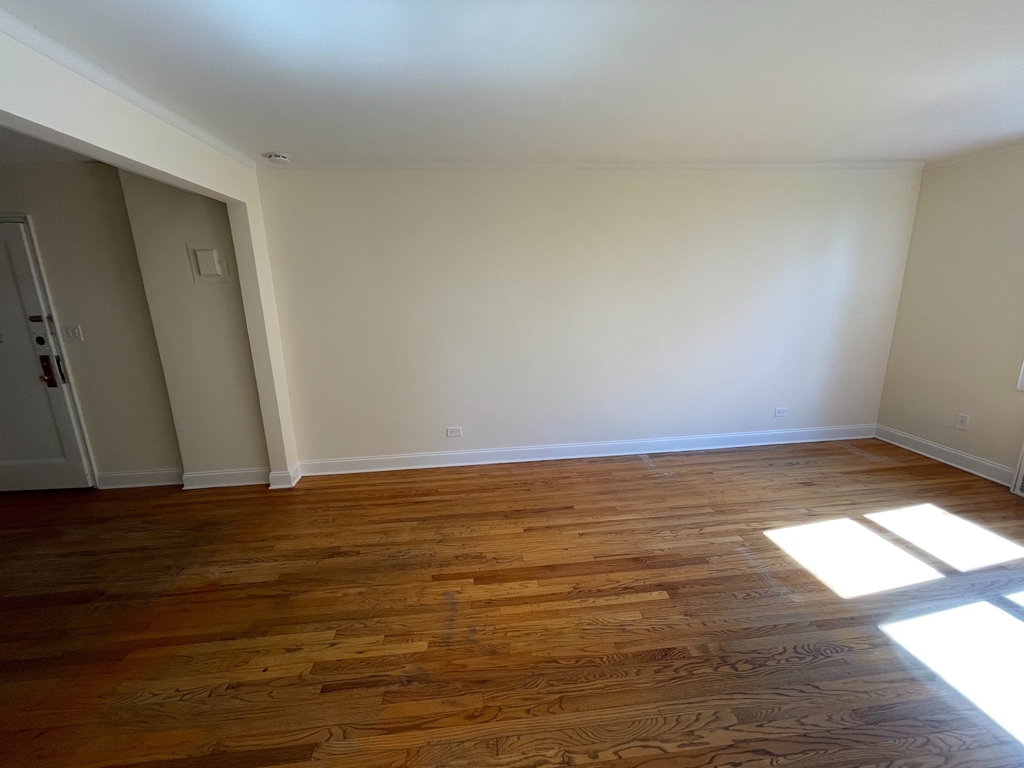 Apartment 37th Avenue  Queens, NY 11372, MLS-RD4182-3