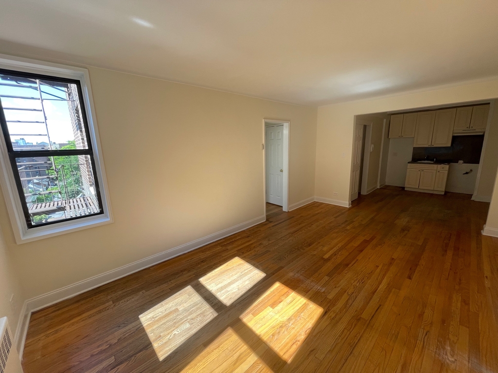 Apartment 37th Avenue  Queens, NY 11372, MLS-RD4182-5