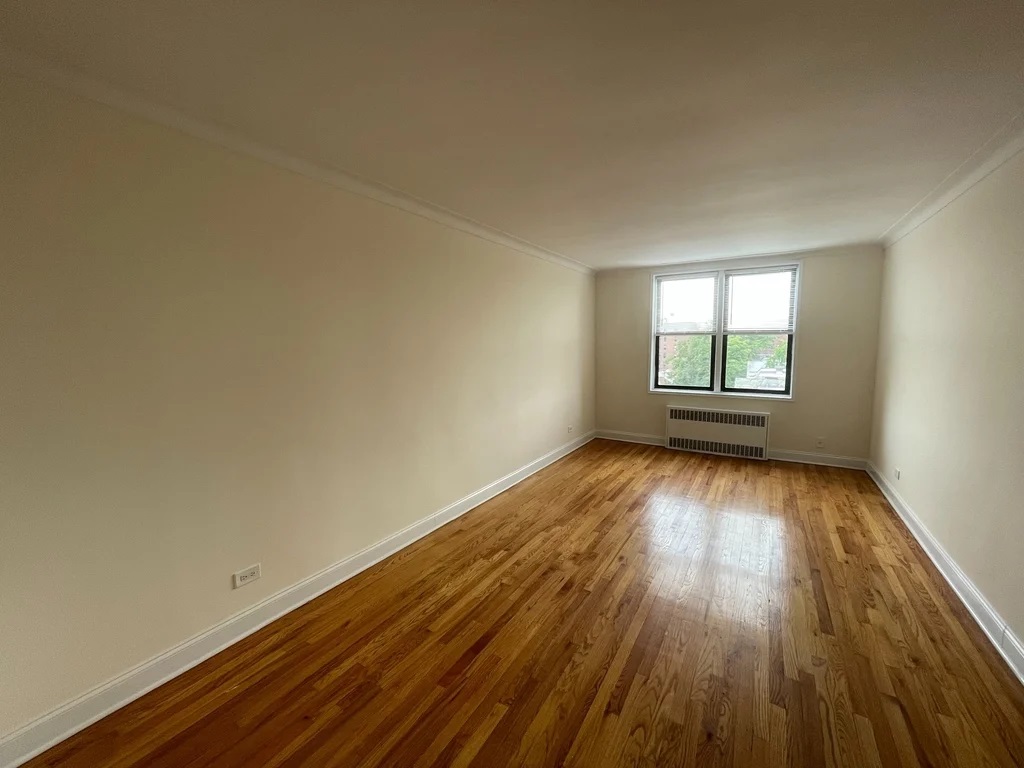 Apartment 37th Avenue  Queens, NY 11372, MLS-RD4183-2