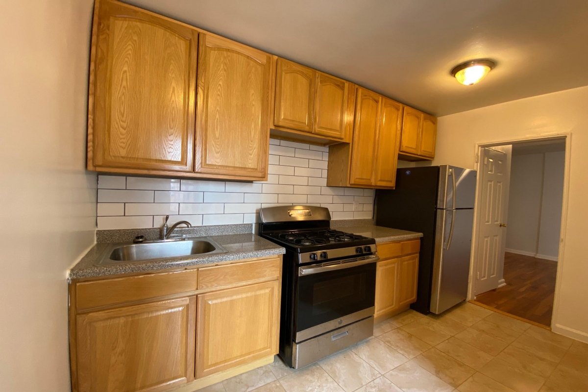 Apartment in Kew Gardens - 116th Street  Queens, NY 11415