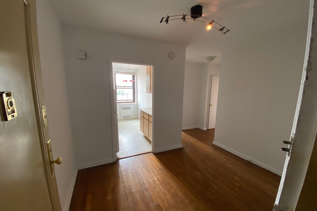 Apartment 71st Road  Queens, NY 11375, MLS-RD4205-4