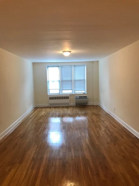 Apartment in Flushing - 150th Street  Queens, NY 11358