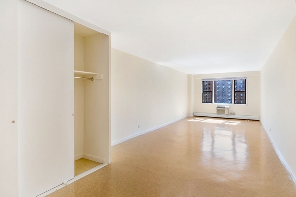 Apartment Horace Harding Expwy Queens, NY 11368, MLS-RD4239-4