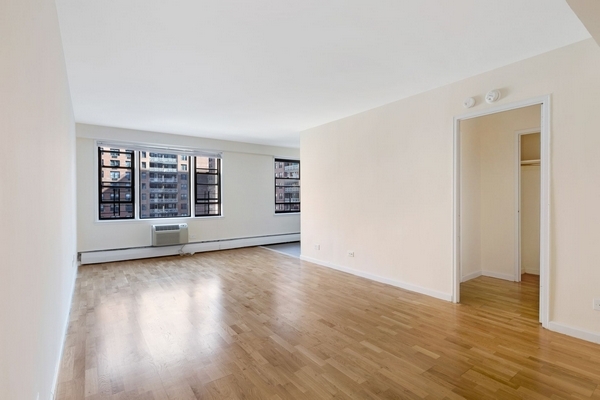 Apartment Horace Harding Expwy  Queens, NY 11368, MLS-RD4295-6