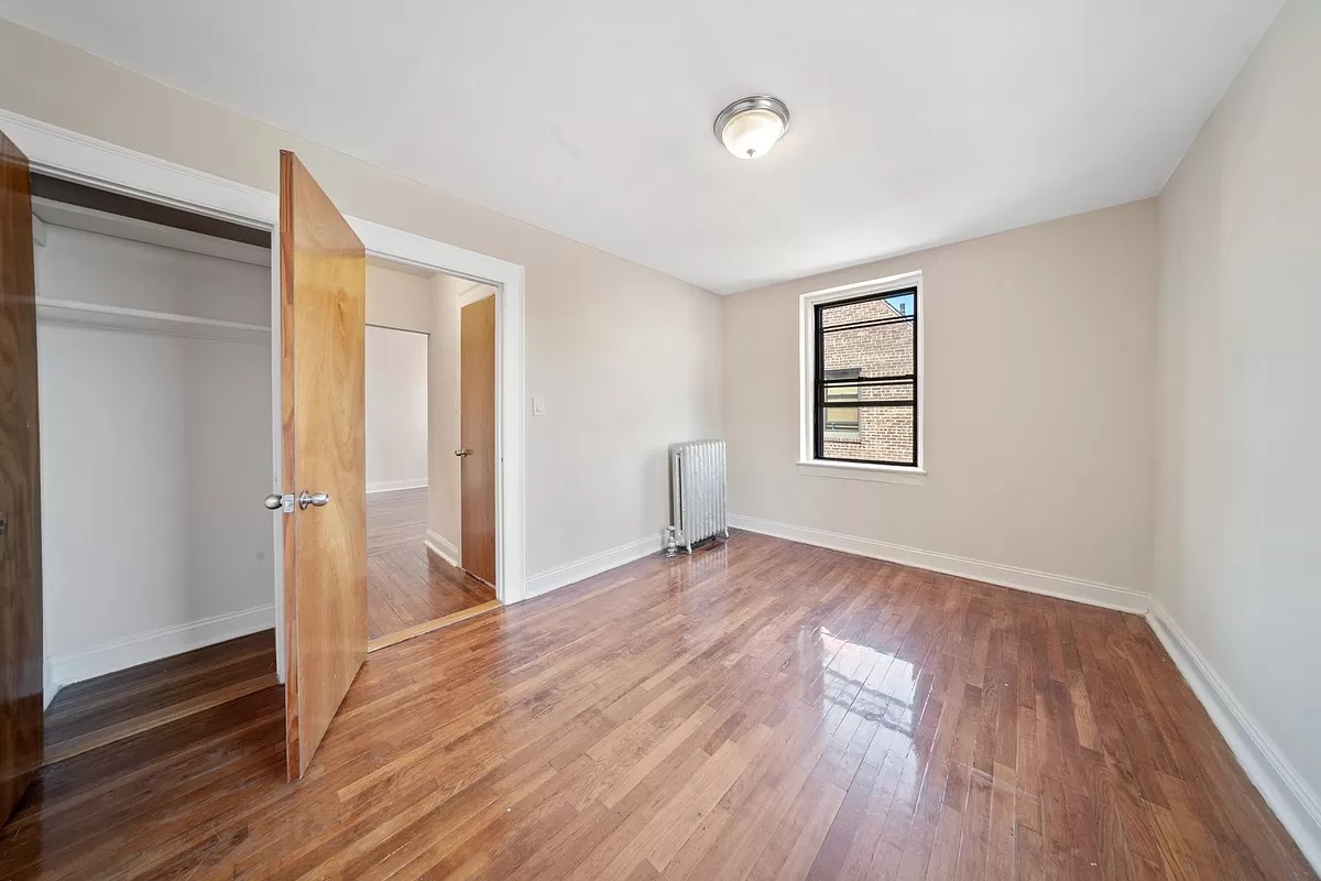 Apartment 47th Street  Queens, NY 11104, MLS-RD4306-2