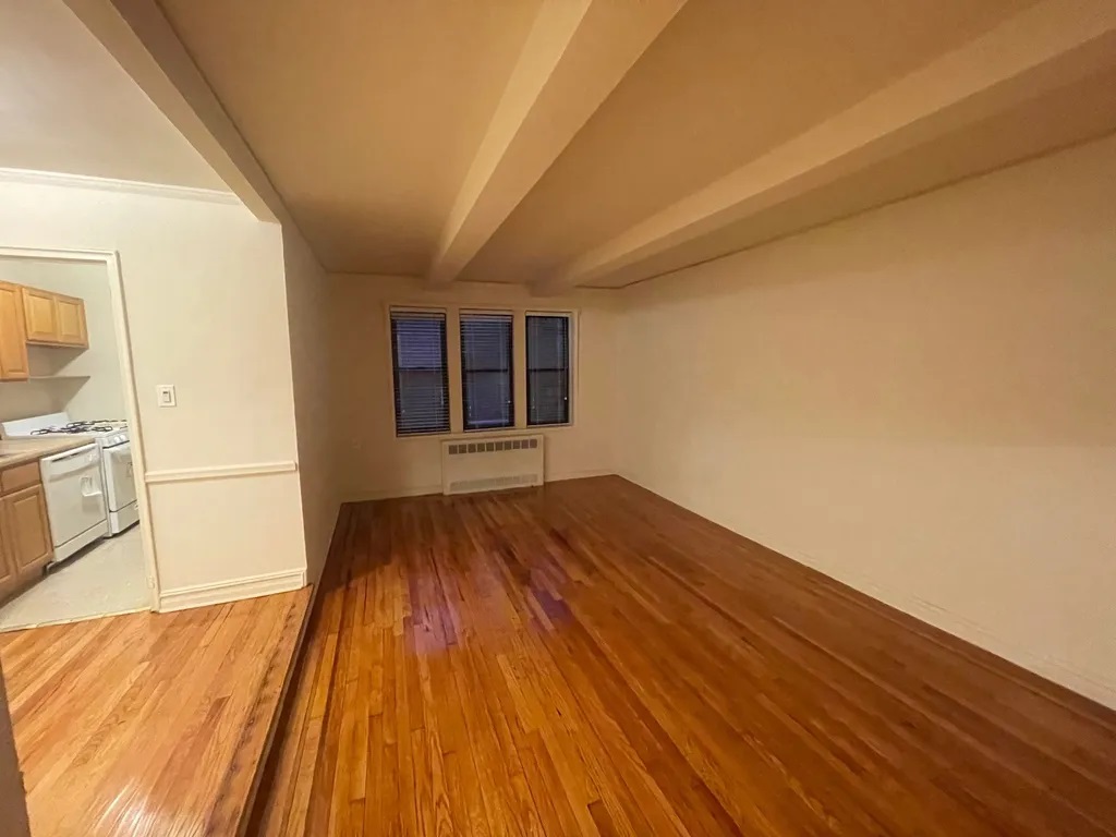 Apartment 63rd Drive  Queens, NY 11374, MLS-RD4352-8