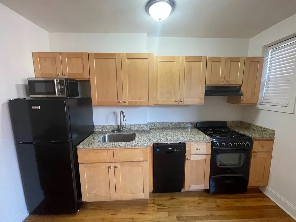 Apartment in Forest Hills - 113th Street  Queens, NY 11375