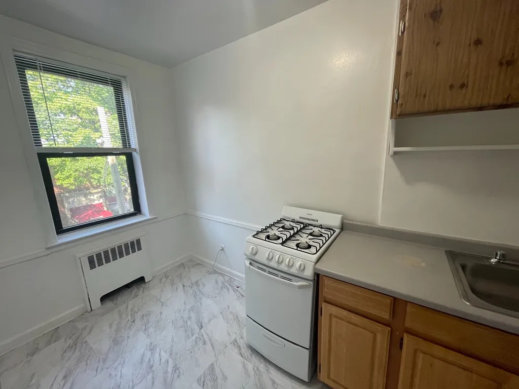 Apartment in Forest Hills - 113th Street  Queens, NY 11375