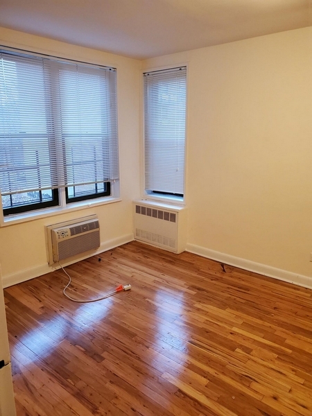 Apartment Crescent Street Queens, NY 11106, MLS-RD4401-3