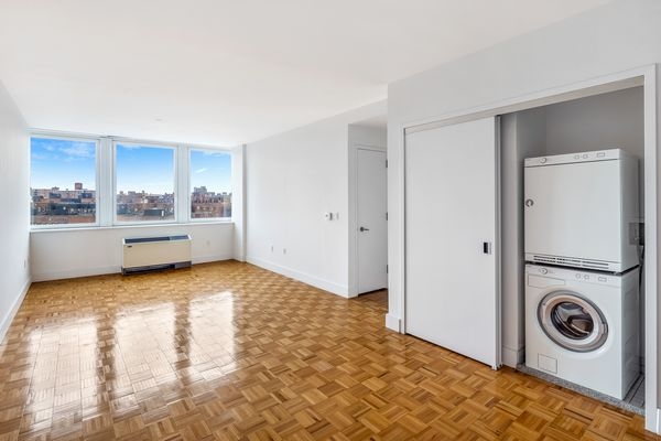 Apartment Queens Blvd Queens, NY 11374, MLS-RD4512-17