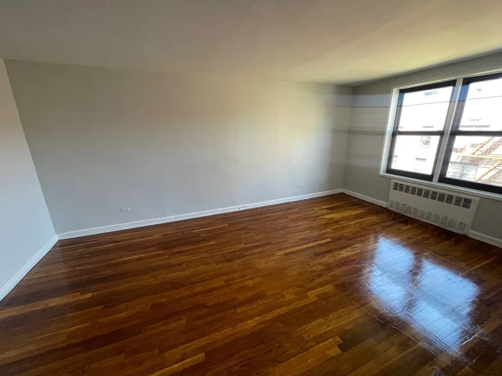 Apartment in Forest Hills - 62nd Drive  Queens, NY 11375