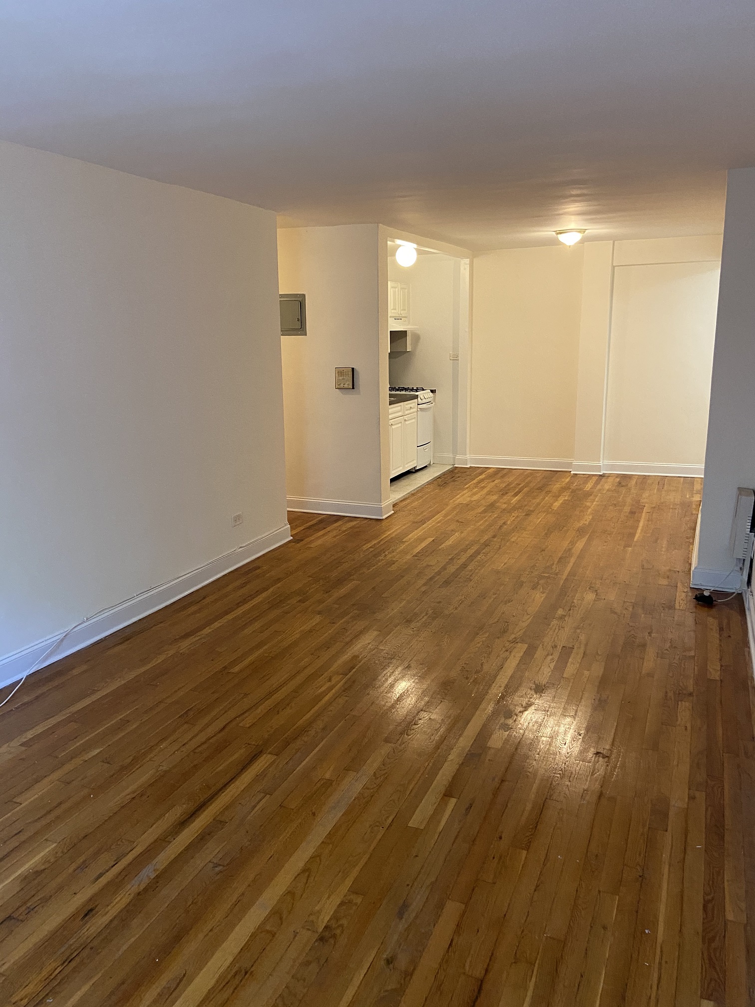 Apartment in Kew Gardens - 118th Street  Queens, NY 11415