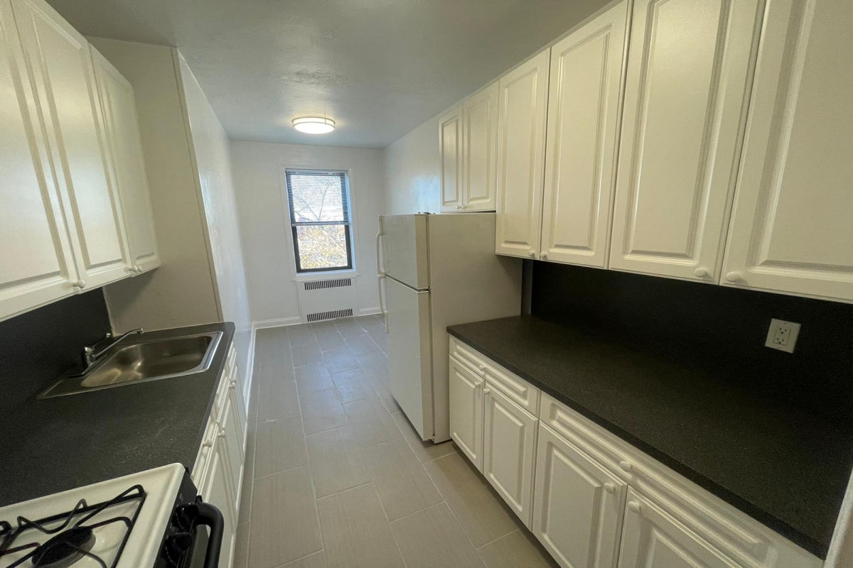 Apartment in Flushing - 167th Street  Queens, NY 11358