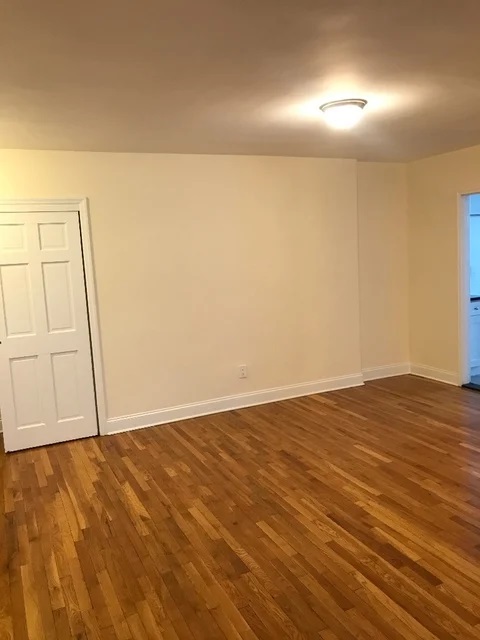 Apartment in Elmhurst - Elbertson Street  Queens, NY 11373