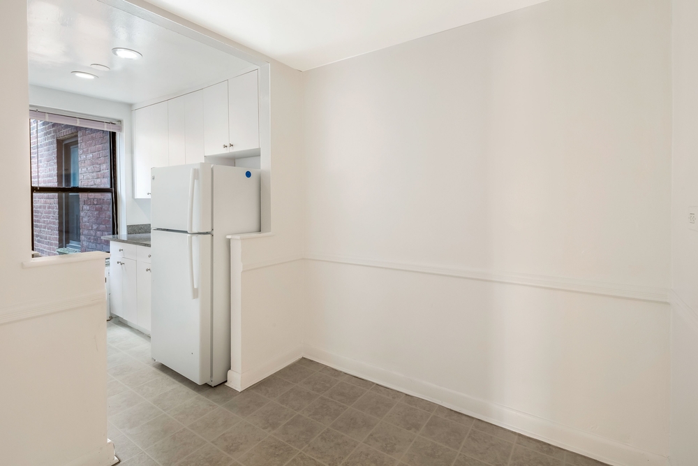 Apartment Saunders Street Queens, NY 11374, MLS-RD4659-4