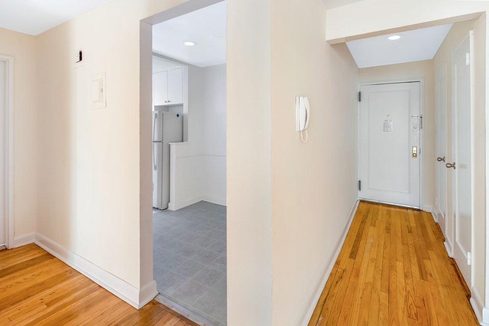 Apartment Saunders Street Queens, NY 11374, MLS-RD4659-13