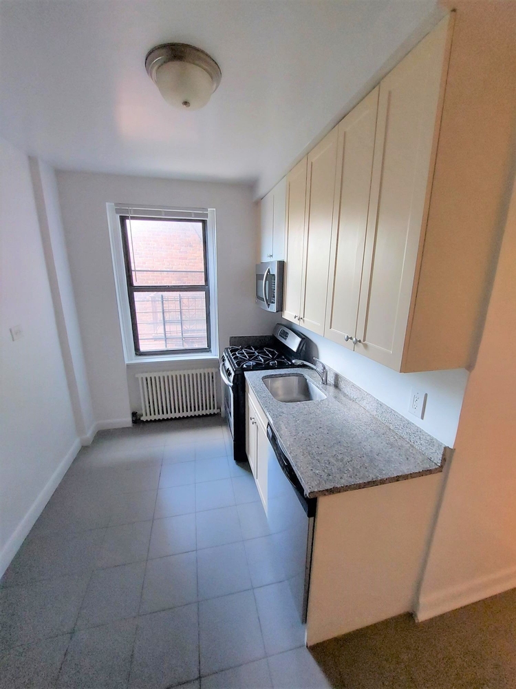 Apartment 42nd Street Queens, NY 11104, MLS-RD4664-5