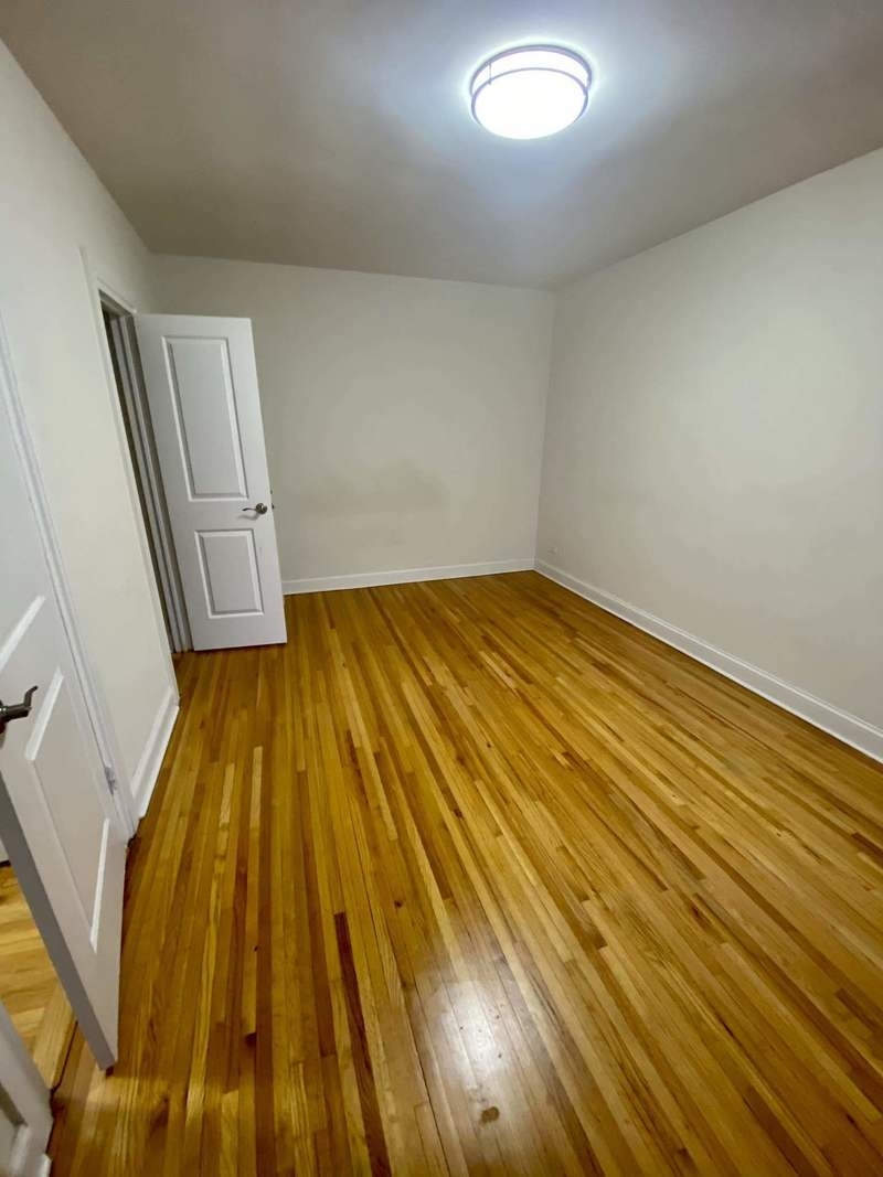 Apartment in Briarwood - Pershing Crescent  Queens, NY 11435