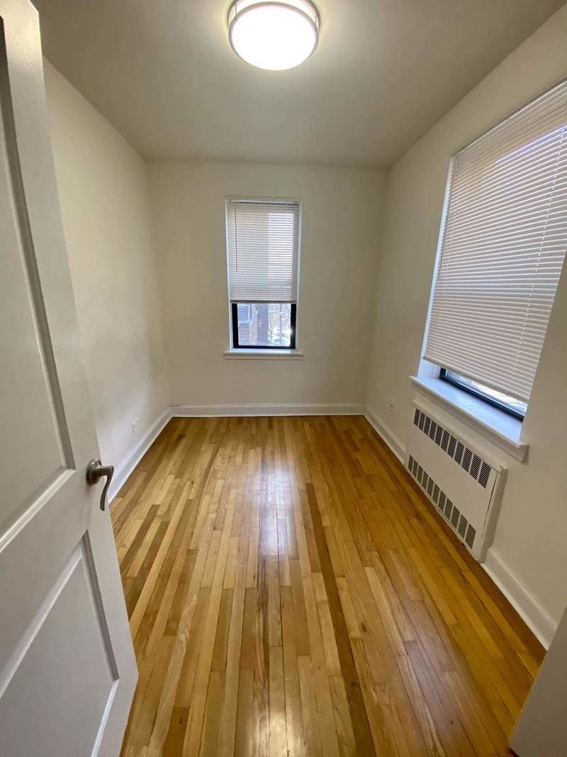 Apartment Pershing Crescent  Queens, NY 11435, MLS-RD4674-2