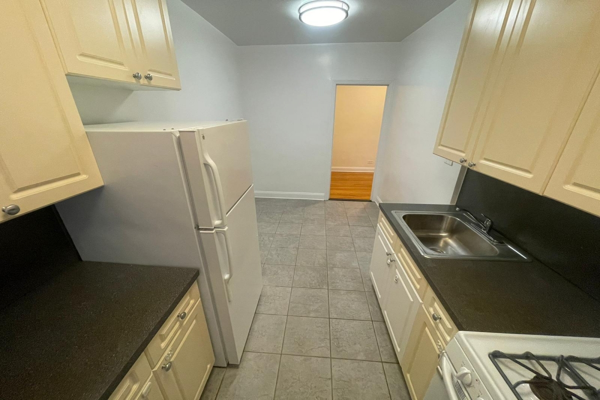 Apartment in Flushing - 167th Street  Queens, NY 11358