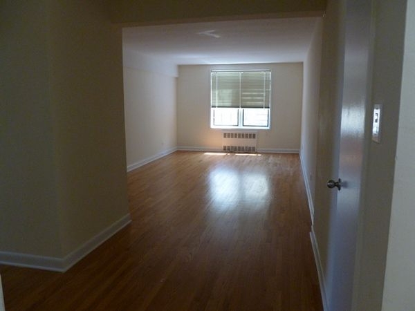 Apartment 40th Street Queens, NY 11104, MLS-RD4720-9