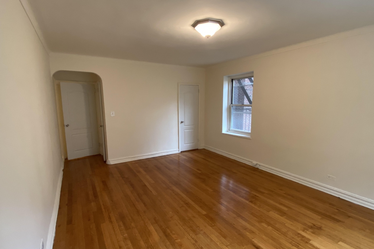 Apartment Yellowstone Blvd  Queens, NY 11375, MLS-RD4741-2