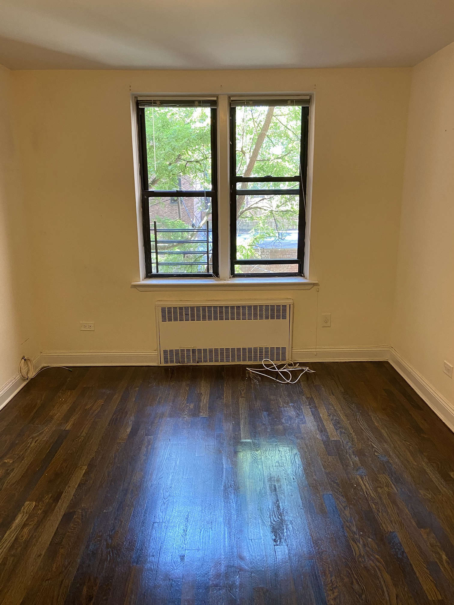 Apartment in Kew Gardens - 118th Street  Queens, NY 11415