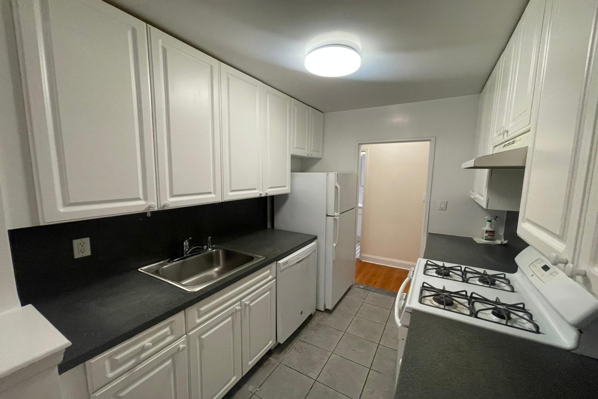 Apartment in Flushing - 150th Street  Queens, NY 11367